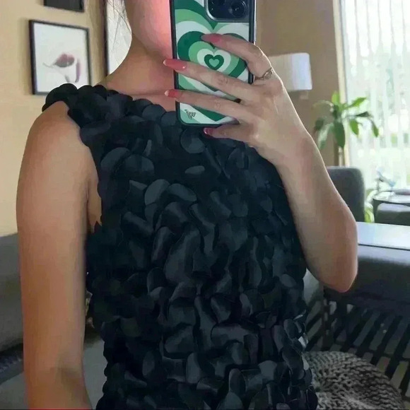 Petal Black Dress - Picture 8 of 9